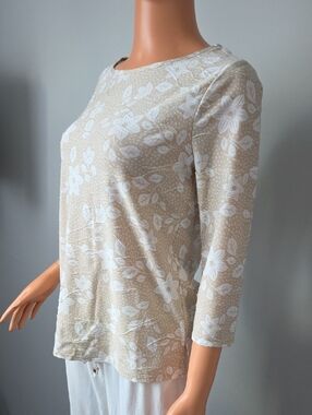 Emily Daniels Beige and White Floral Top